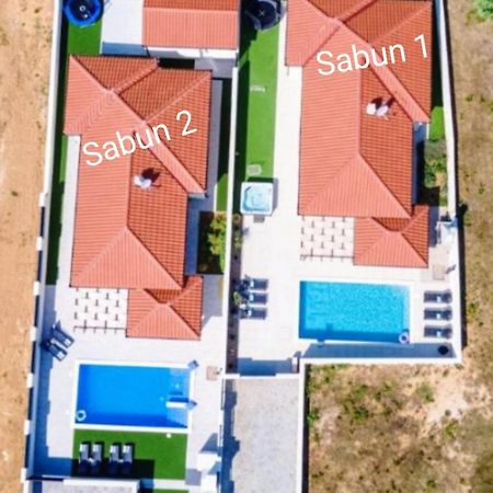 Villas Sabun - Modern House With Heated Pool Privlaka  Kültér fotó