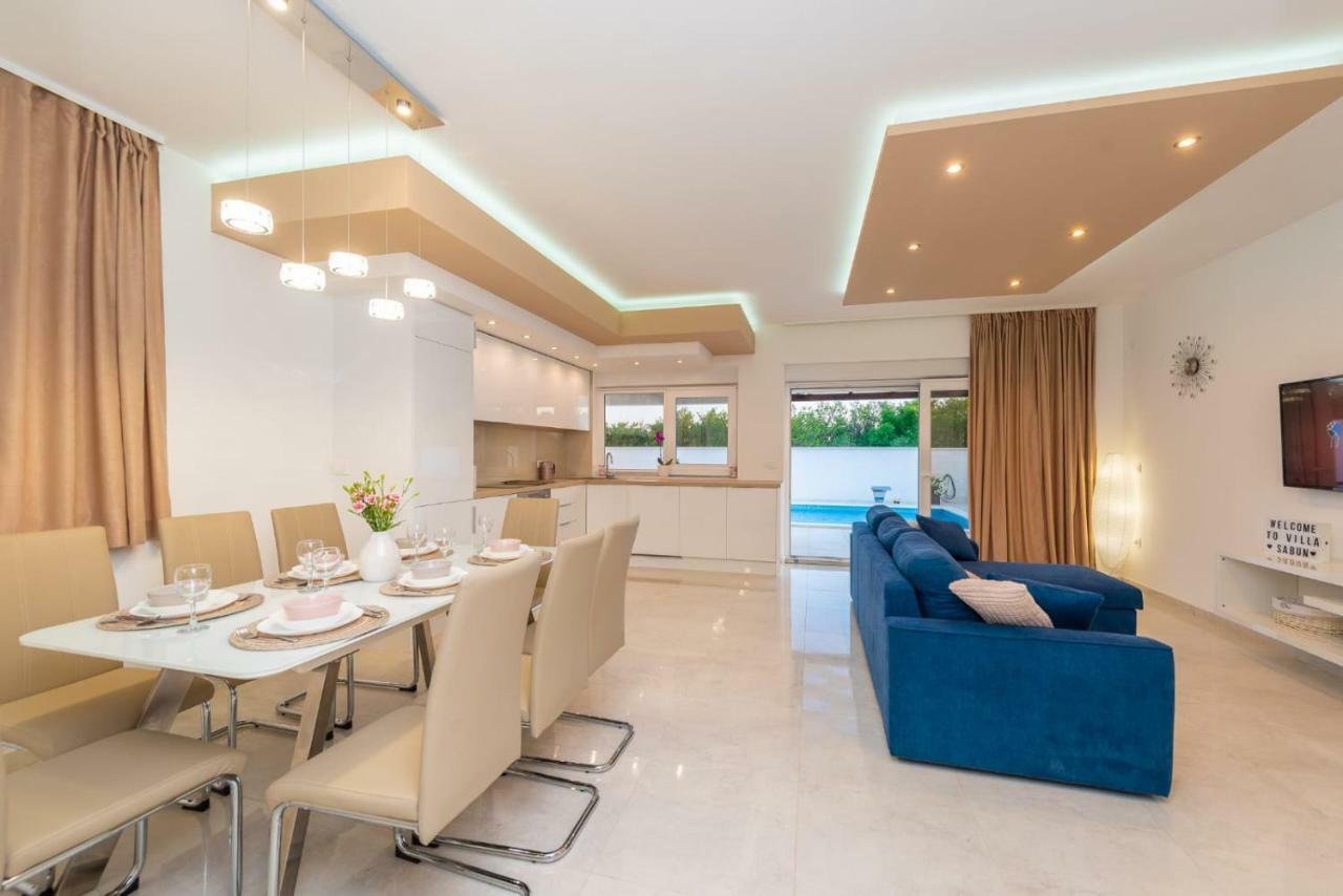 Villas Sabun - Modern House With Heated Pool Privlaka  Kültér fotó